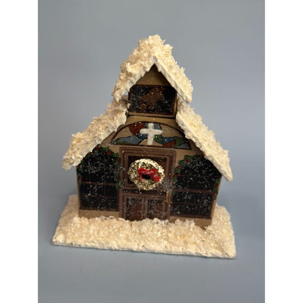 Hand-Carved Christmas Church Decoration With Snowy Roof & Wreath Signed Joyce - Picture 8 of 8